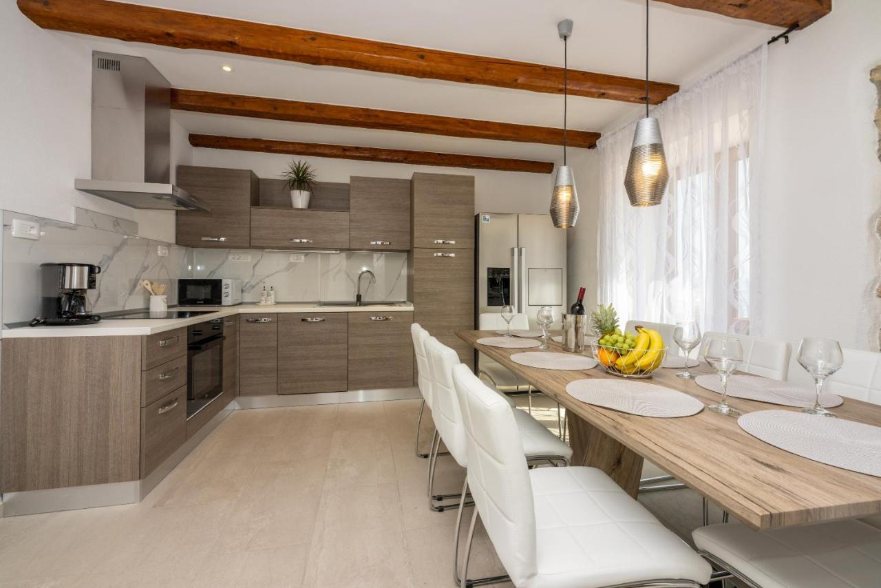 Villa Antani With Heated Pool, Sauna & Jacuzzi Криквеница Екстериор снимка