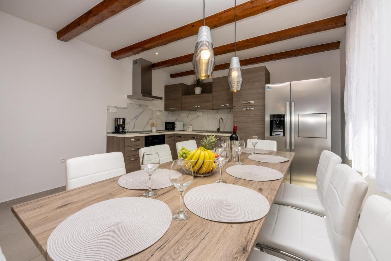 Villa Antani With Heated Pool, Sauna & Jacuzzi Криквеница Екстериор снимка
