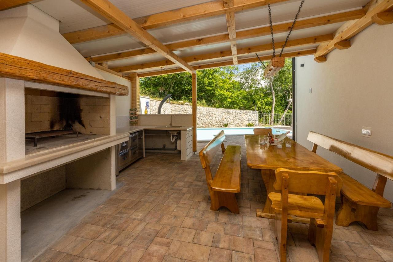 Villa Antani With Heated Pool, Sauna & Jacuzzi Криквеница Екстериор снимка