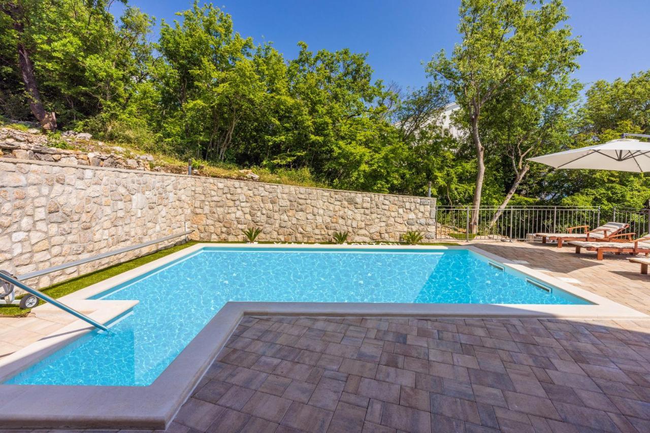 Villa Antani With Heated Pool, Sauna & Jacuzzi Криквеница Екстериор снимка