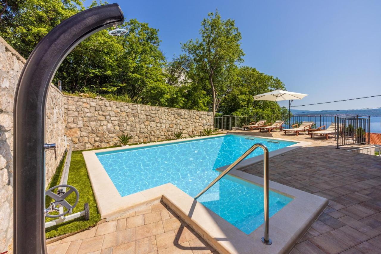 Villa Antani With Heated Pool, Sauna & Jacuzzi Криквеница Екстериор снимка